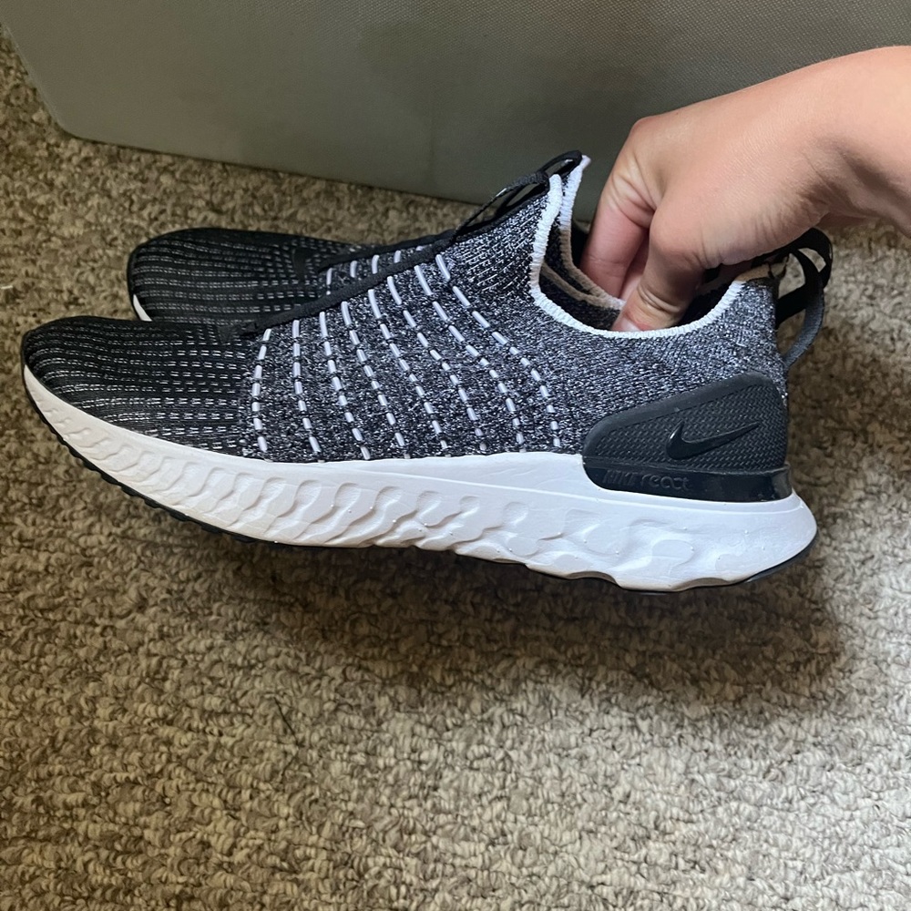 Nike react flynit sneakers!